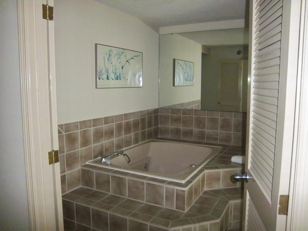 Sandcastle Cove New Bern Room photo